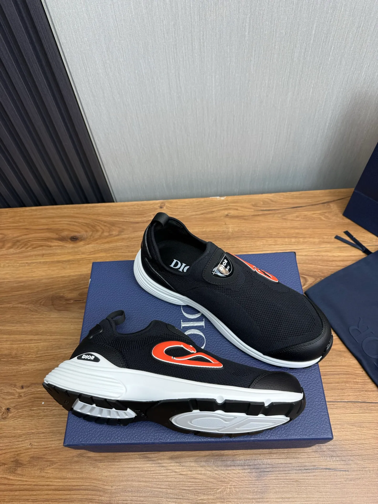 Men's shoes 💰540💰 Dior Dior B30 latest hot model shipped, original 1:1 manufacturing ▪️ Fabric: Original custom fly woven ▪️ Lining: Imported breathable mesh ▪️ Sole: Original molded non-slip outsole ▪️ Size: 38-45 (custom-made 45 non-returnable)